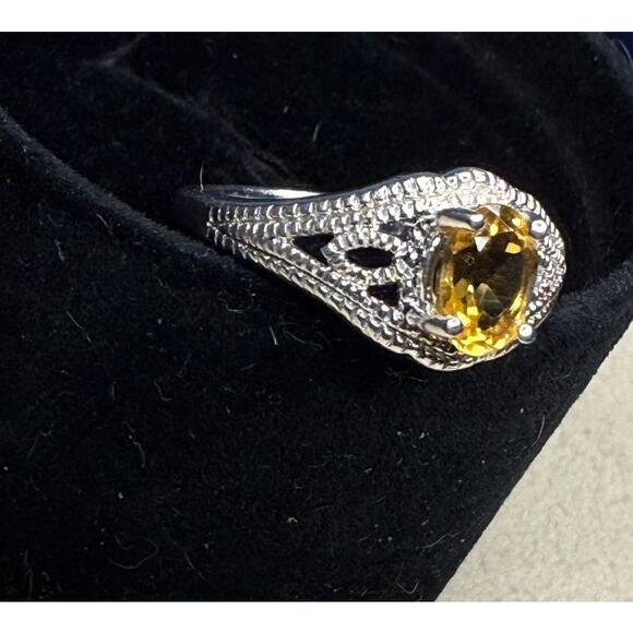 Elegant solid sterling Silver Ring with Yellow Gemstone has sterling marks. - Picture 11 of 16